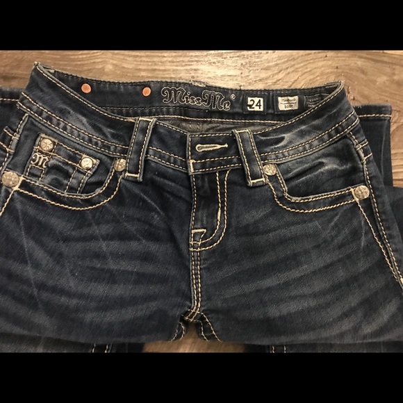 Miss Me jeans Buckle jeans women’s pants- like new - Picture 3 of 8